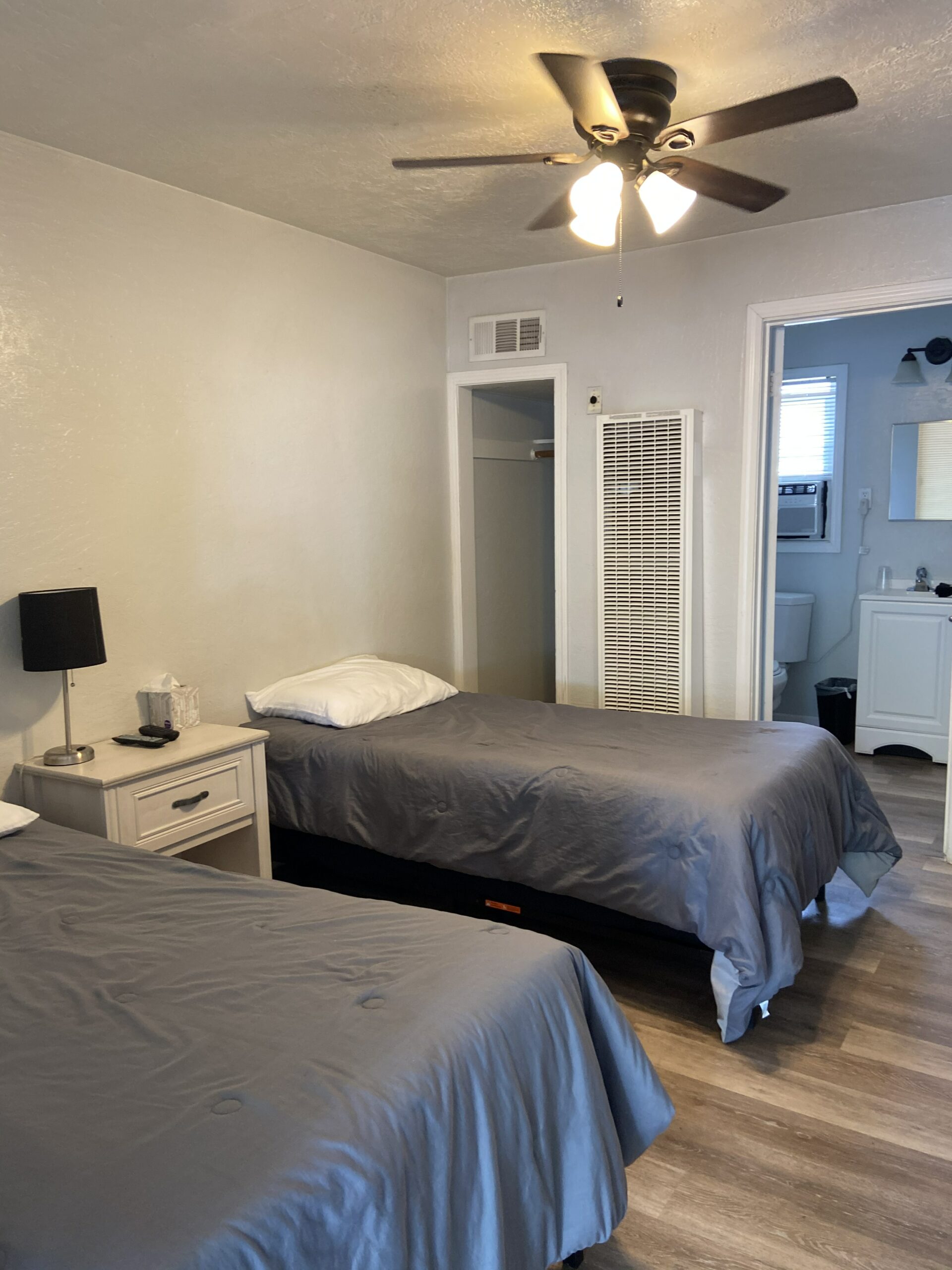 Twin Bedroom in a motel