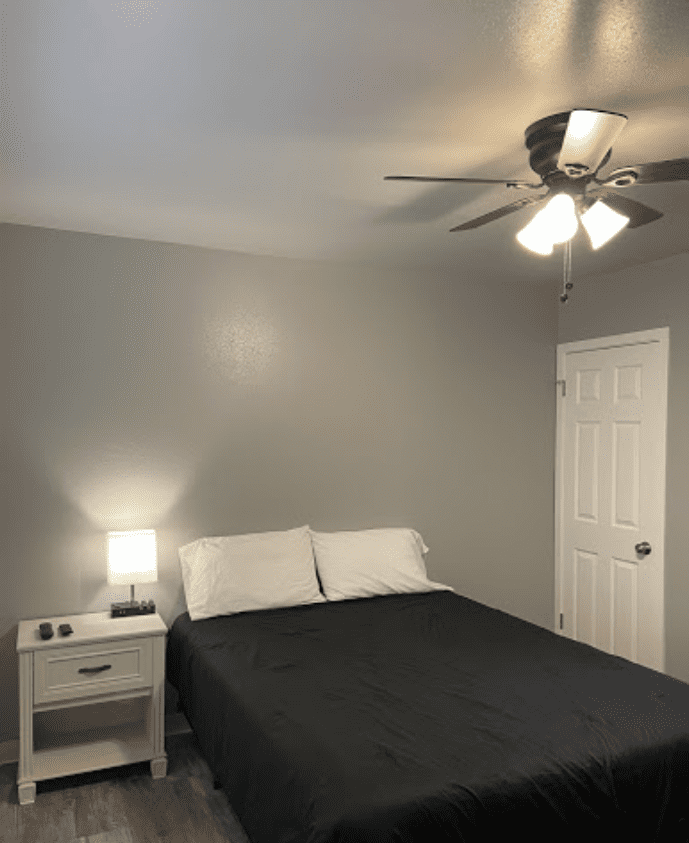 Double bed in a bedroom